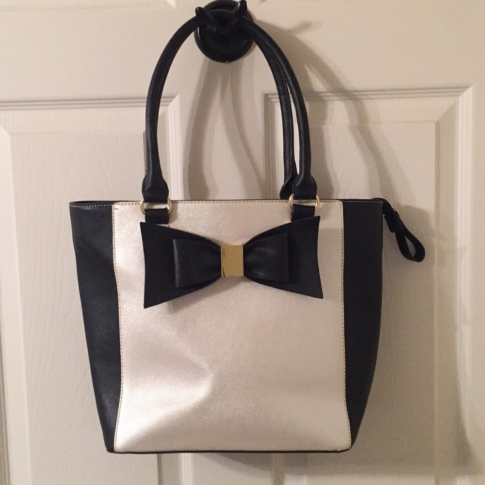 Super Cute Apt. 9 Leather Bow Purse